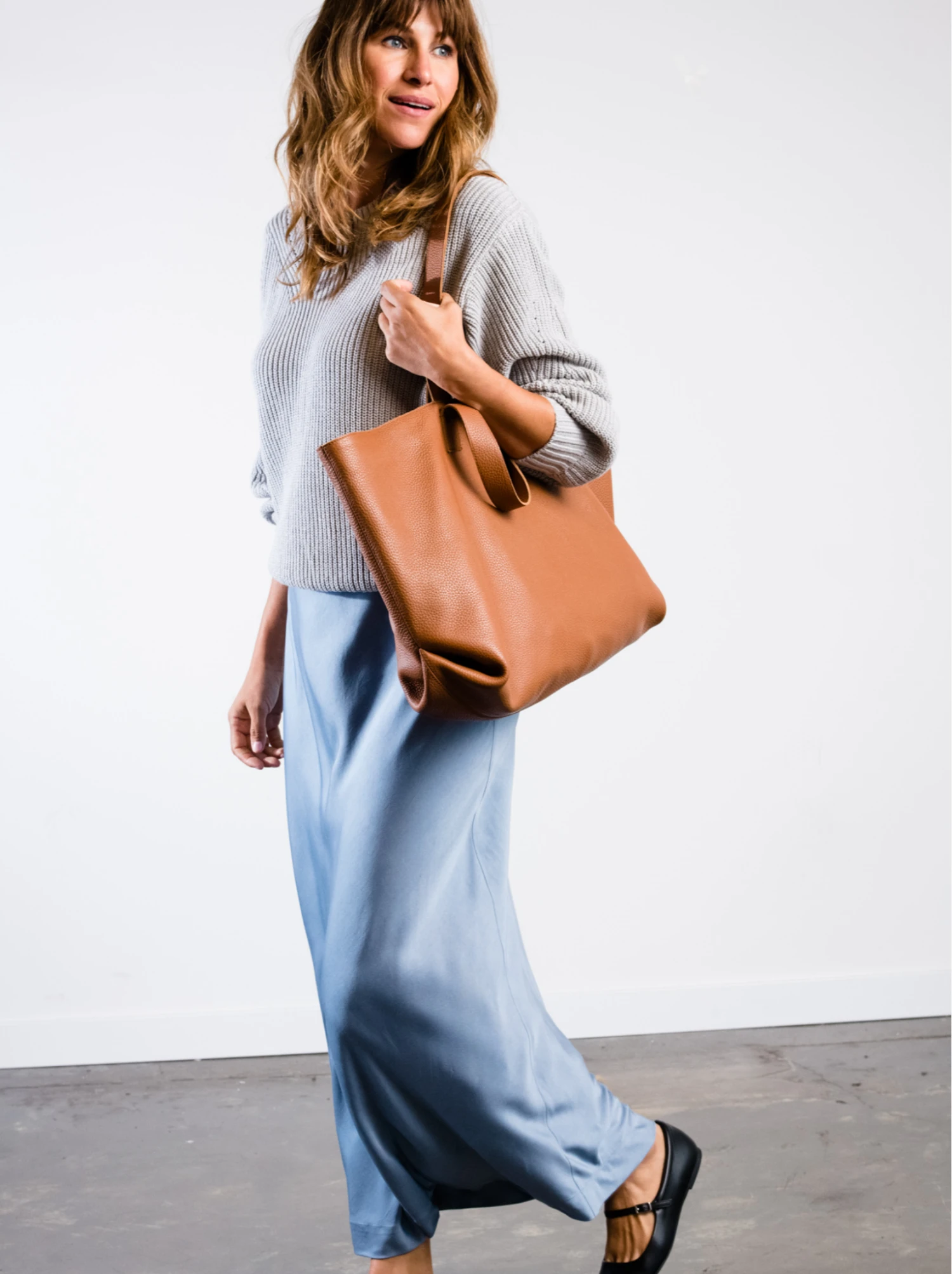 Large Foldable East/West Tote 2 Large Foldable East/West Tote - Image 2