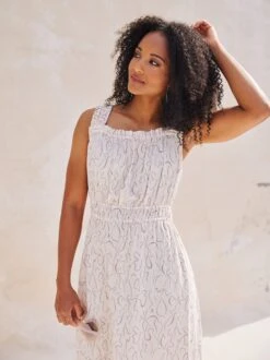 Molly Smocked Ruffle Midi Dress 15 Molly Smocked Ruffle Midi Dress -The Mist Sale Store Molly Smocked Midi Rufffle Dress05