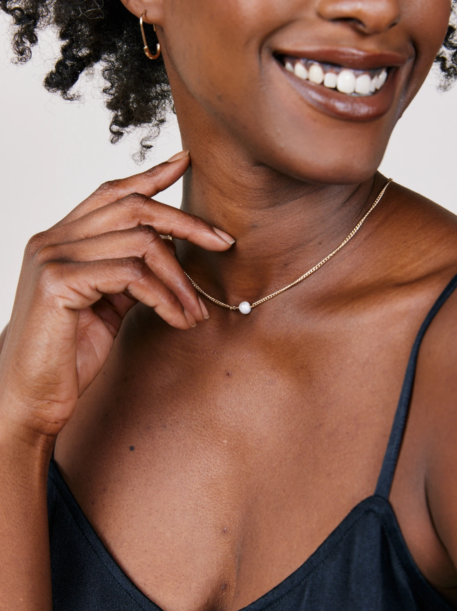 Pearl Curb Chain Necklace 3 Pearl Curb Chain Necklace - Image 3