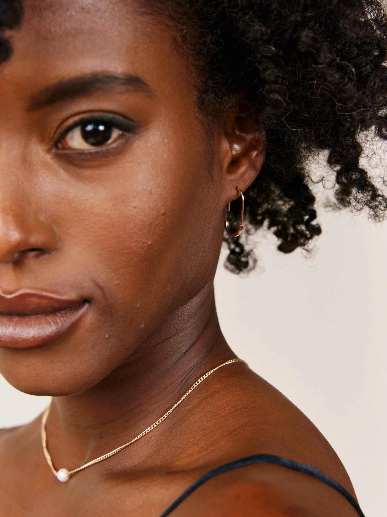 Pearl Curb Chain Necklace 4 Pearl Curb Chain Necklace - Image 4